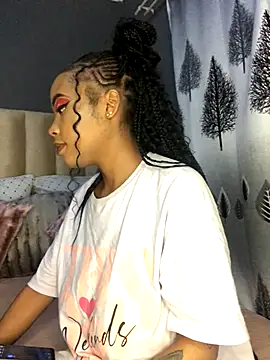 Snapshot of Nicole_Liam_ chatting on 09-30-25, 08:25 Nicole Liam online show from 09-30-25, 08:25