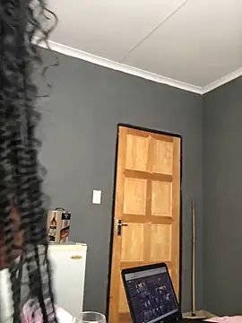 Snapshot of Nicole_Liam_ chatting on 10-06-25, 12:02 Nicole Liam online show from 10-06-25, 12:02