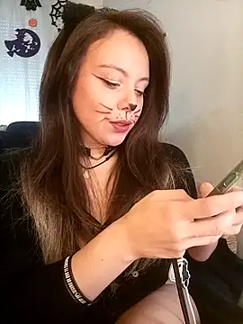 Kimiechanuwu online show from 10-21-25, 04:30