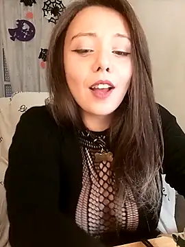 Kimiechanuwu online show from 10-30-25, 05:02