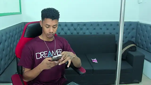 Hottwinkguys online show from 03-19-25, 01:40