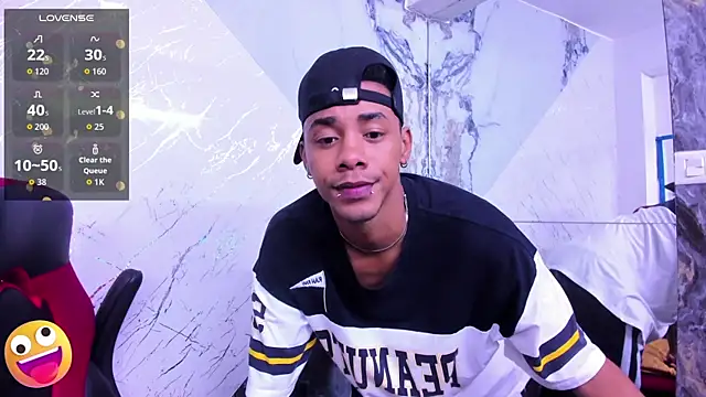 Hottwinkguys online show from 11-15-25, 05:05