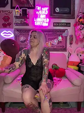 CherryBombBomb online show from 02-14-25, 06:34