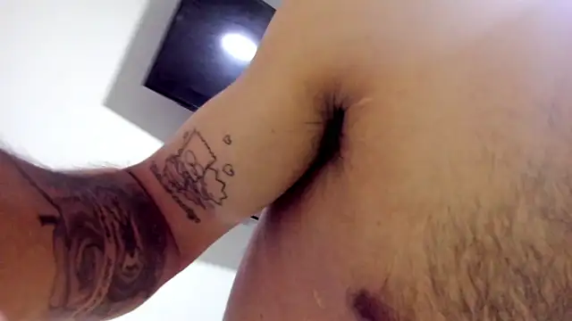 Snapshot of Aronxxs chatting on 11-01-25, 09:22 Aronxxs online show from 11-01-25, 09:22