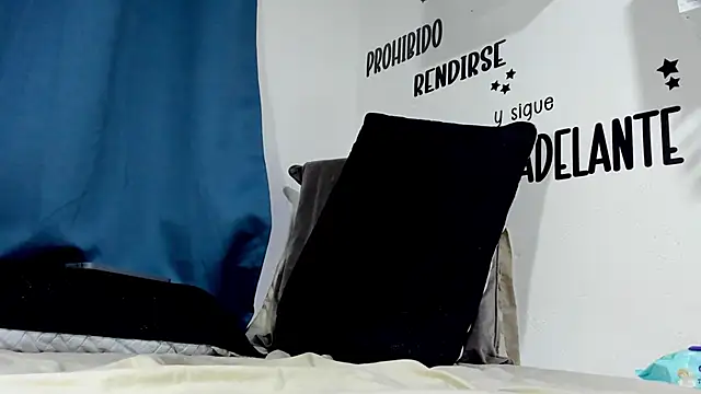 Snapshot of Aronxxs chatting on 11-03-25, 09:32 Aronxxs online show from 11-03-25, 09:32