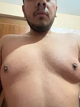 Snapshot of NakedPlayBoy chatting on 01-03-25, 03:05 NakedPlayBoy online show from 01-03-25, 03:05