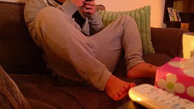 Snapshot of Ashinaga_oj chatting on 01-02-25, 01:30 Ashinaga oj online show from 01-02-25, 01:30