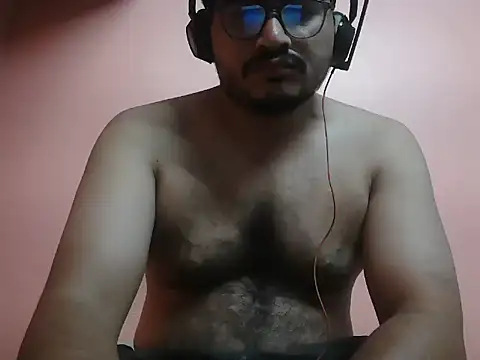 Snapshot of naughtymike0007 chatting on 06-23-26, 05:44 naughtymike0007 online show from 06-23-26, 05:44