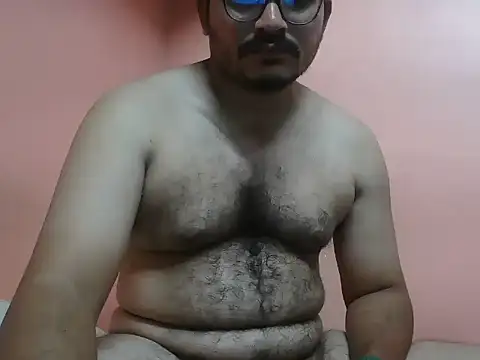 Snapshot of naughtymike0007 chatting on 07-05-26, 05:09 naughtymike0007 online show from 07-05-26, 05:09