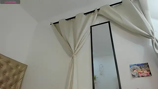 Alessiiaa  online show from 11-22-25, 01:43