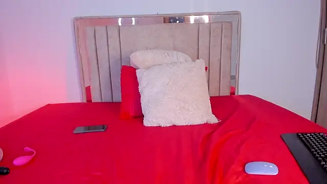 Deiisy Queen online show from 12-18-25, 08:04