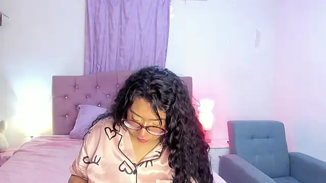 Latinabombsheell online show from 03-18-26, 06:22