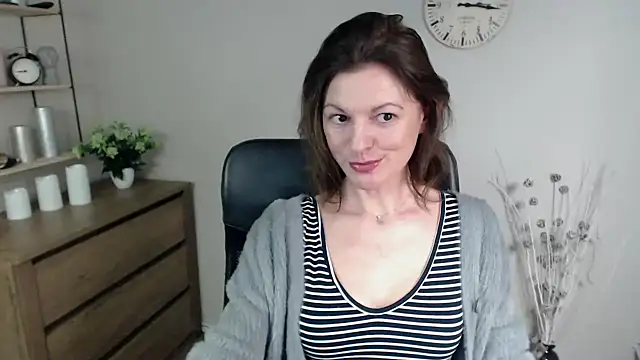 VivianWILD online show from 01-11-25, 07:39