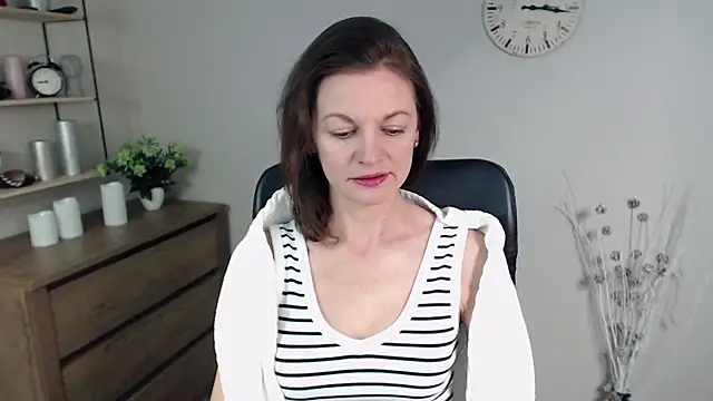 VivianWILD online show from 01-17-25, 06:47