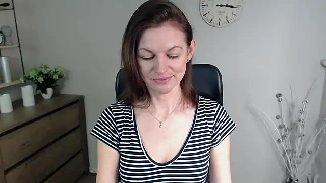 VivianWILD online show from 01-23-25, 06:49