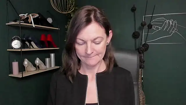 VivianWILD online show from 09-30-25, 06:40