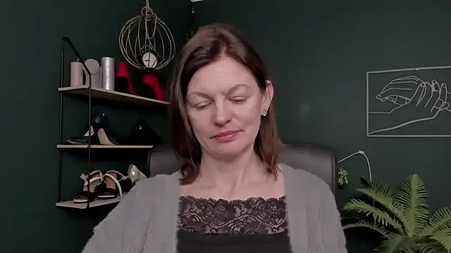 VivianWILD online show from 11-24-25, 08:03