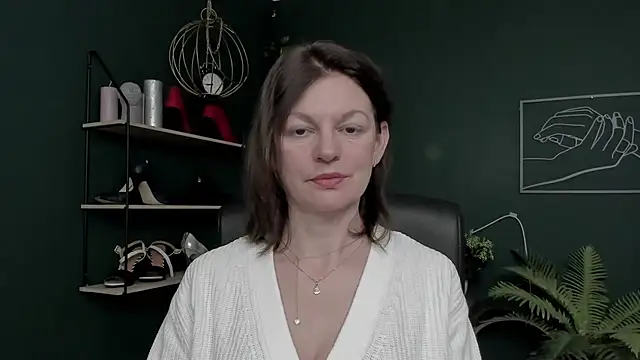 VivianWILD online show from 11-25-25, 06:46