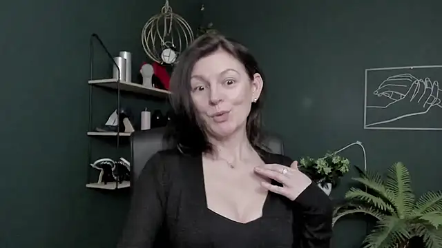 VivianWILD online show from 03-12-26, 06:41