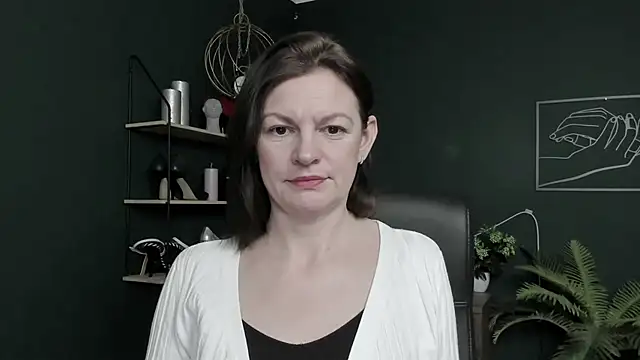 Snapshot of VivianWILD chatting on 04-28-26, 05:56 VivianWILD online show from 04-28-26, 05:56