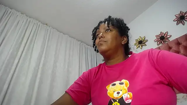 Snapshot of RACHELL__HOT chatting on 01-18-25, 06:32 RACHELL HOT online show from 01-18-25, 06:32