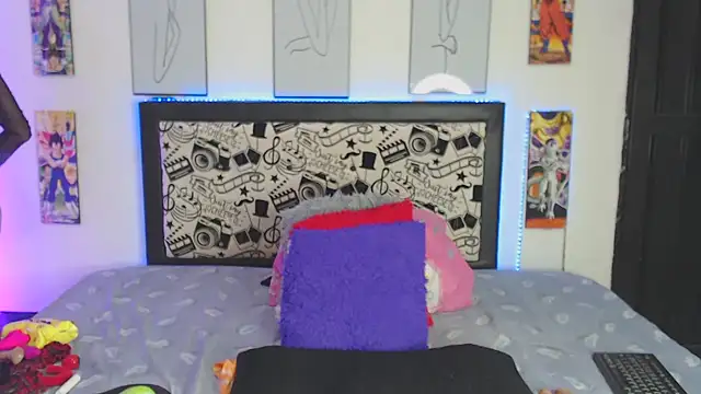 Rihana14 online show from 11-17-25, 08:47