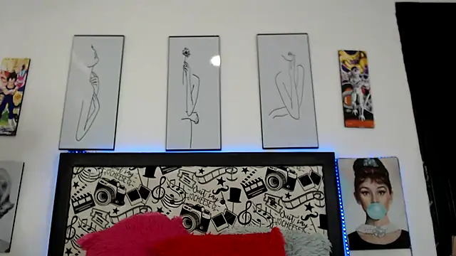 Rihana14 online show from 04-10-26, 08:13