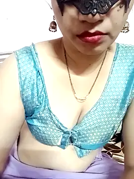 Snapshot of Hotanita99 chatting on 10-09-25, 05:22 Hotanita99 online show from 10-09-25, 05:22