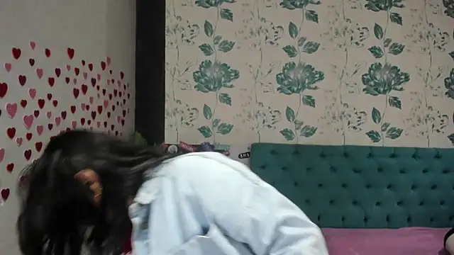 LindaBreeS online show from 02-13-25, 04:50