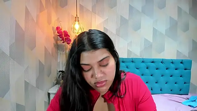 Snapshot of LindaBreeS chatting on 06-03-26, 02:33 LindaBreeS online show from 06-03-26, 02:33