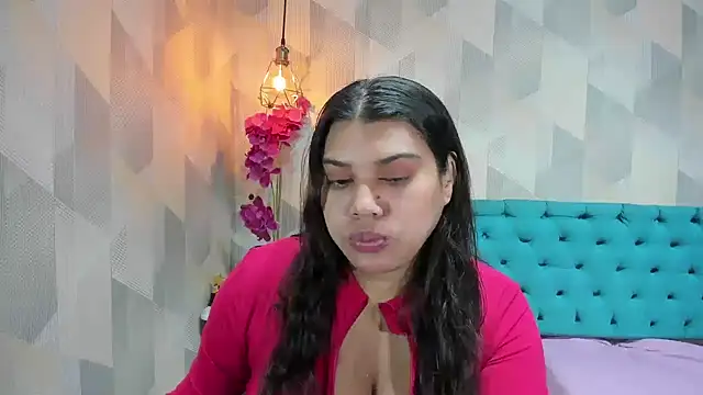 Snapshot of LindaBreeS chatting on 06-09-26, 02:17 LindaBreeS online show from 06-09-26, 02:17