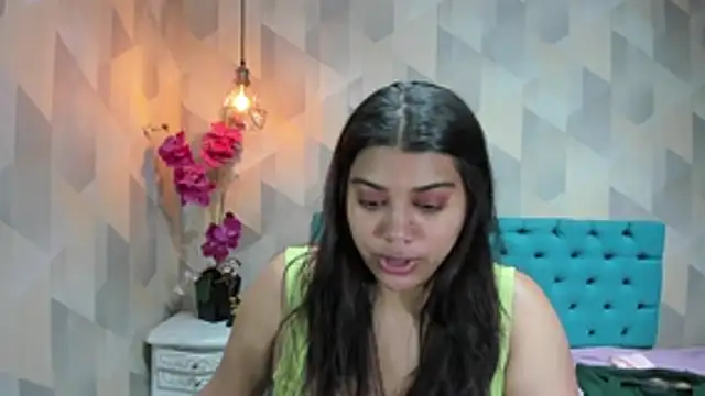 Snapshot of LindaBreeS chatting on 06-21-26, 02:30 LindaBreeS online show from 06-21-26, 02:30