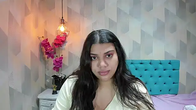 Snapshot of LindaBreeS chatting on 06-26-26, 01:15 LindaBreeS online show from 06-26-26, 01:15