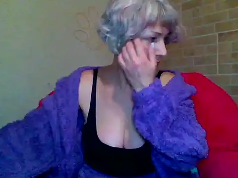 Lorie Carrie online show from 12-28-24, 03:26