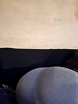 Snapshot of CoreSashaDylan chatting on 02-06-25, 07:56 CoreSashaDylan online show from 02-06-25, 07:56