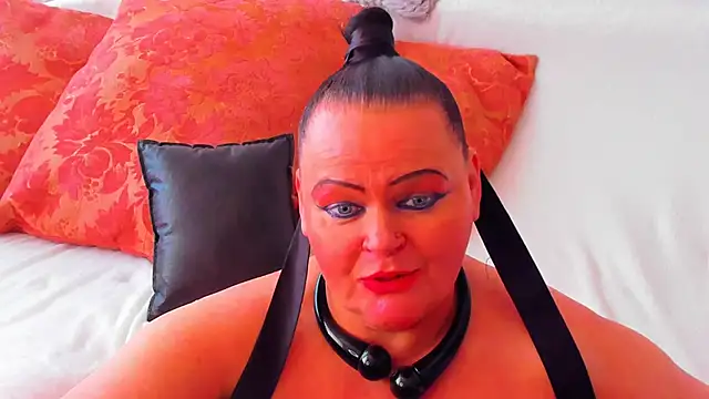 Snapshot of MilanaBiegert chatting on 03-21-25, 01:01 MilanaBiegert online show from 03-21-25, 01:01