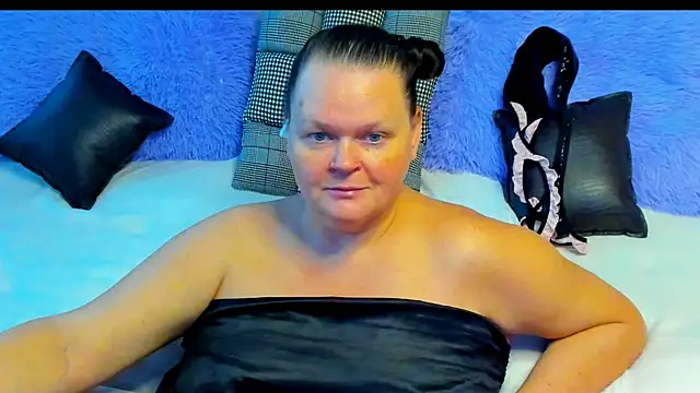 Snapshot of MilanaBiegert chatting on 11-15-25, 01:18 MilanaBiegert online show from 11-15-25, 01:18