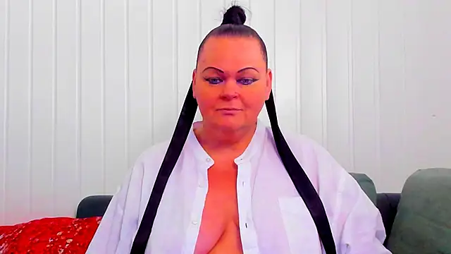 Snapshot of MilanaBiegert chatting on 02-19-26, 10:11 MilanaBiegert online show from 02-19-26, 10:11