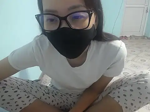 Snapshot of elllaaxx chatting on 07-12-26, 03:41 elllaaxx online show from 07-12-26, 03:41
