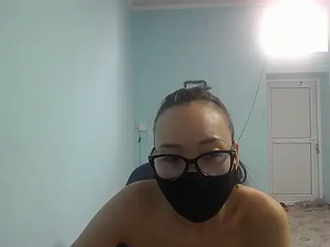 Snapshot of elllaaxx chatting on 07-19-26, 03:54 elllaaxx online show from 07-19-26, 03:54