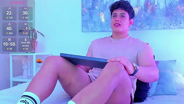 arminjones1 online show from 12-04-25, 04:22