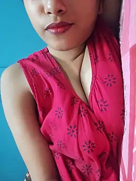 Snapshot of sexyindi_couple chatting on 06-16-26, 05:54 sexyindi couple online show from 06-16-26, 05:54
