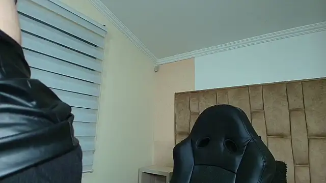 Naughty Kittenm online show from 09-20-25, 10:38