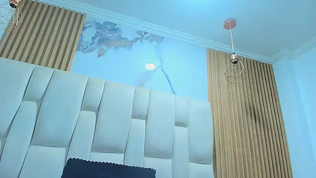 Naughty Kittenm online show from 04-21-26, 11:38