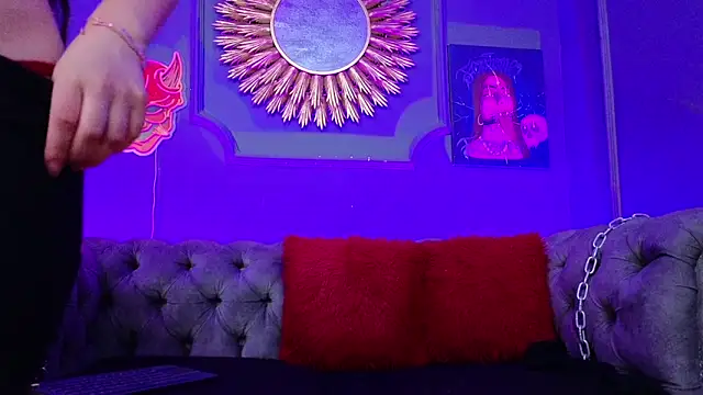 Julieta Russell online show from 03-07-25, 08:22