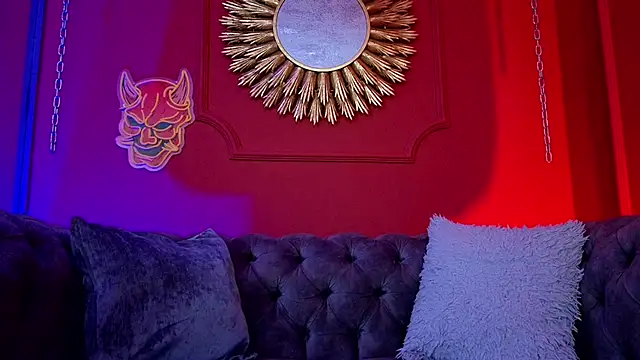 Julieta Russell online show from 09-17-25, 12:40