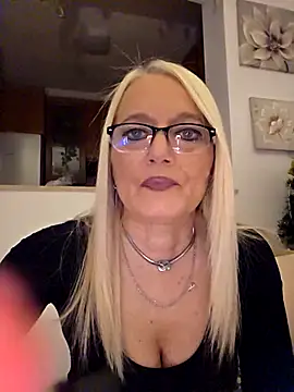 kikkastar online show from 12-14-25, 08:57