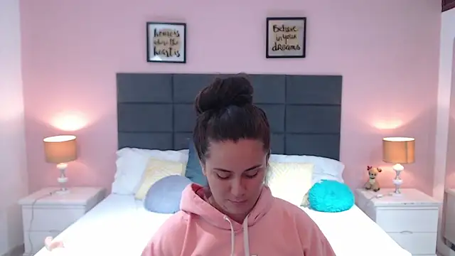 Snapshot of MadisonJenner chatting on 02-07-25, 06:02 MadisonJenner online show from 02-07-25, 06:02