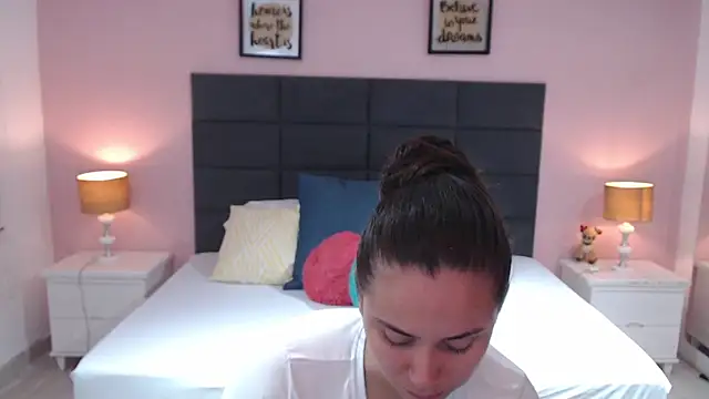 Snapshot of MadisonJenner chatting on 02-09-25, 11:58 MadisonJenner online show from 02-09-25, 11:58