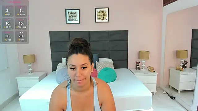 Snapshot of MadisonJenner chatting on 11-23-25, 11:10 MadisonJenner online show from 11-23-25, 11:10